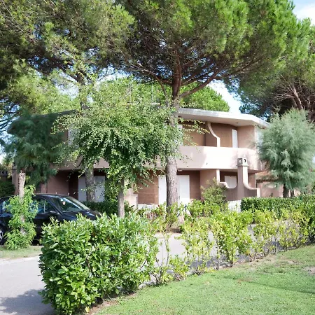 דירה Villaggio Tivoli-2 By Interhome ביביונה